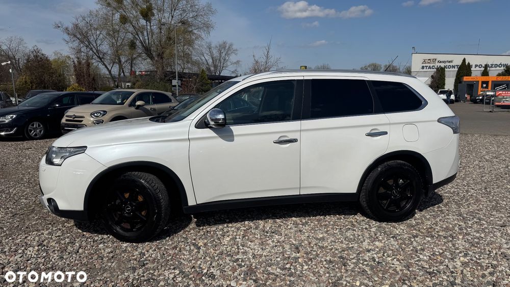 Mitsubishi Outlander 2.0 4WD Invite - 7