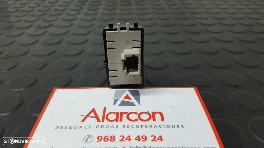 INTERRUPTOR DO SENSOR DE ESTACIONAMENTO RENAULT TWINGO III DYNAMIQUE - 2