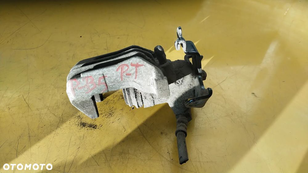 ZACISK HAMULCOWY TYLNY PRAWY VW PASSAT B5 - 1
