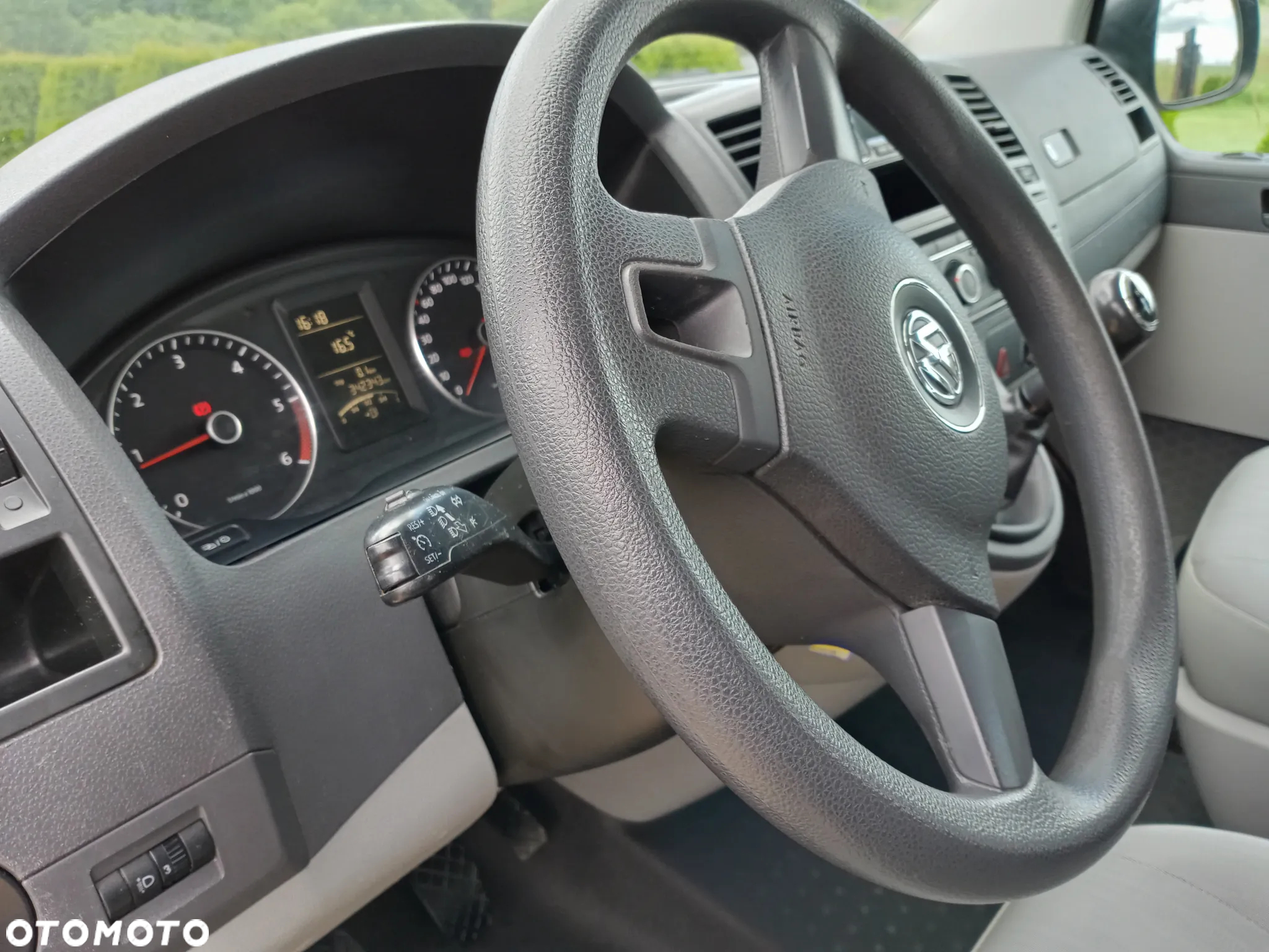 Volkswagen T5 LIFT T6 9 osobowy 2015 .rok 2.0 140 KM Long  6 bieg. serwis do końca doinwestowany klima  tempomat  vebasto isofix - 9