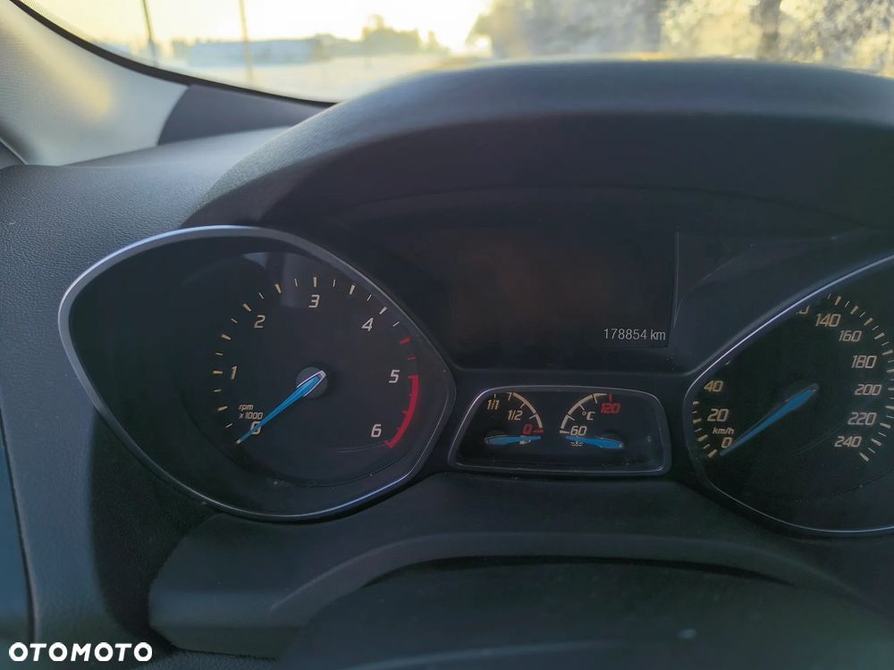 Ford Kuga 2.0 TDCi 2x4 Titanium - 19