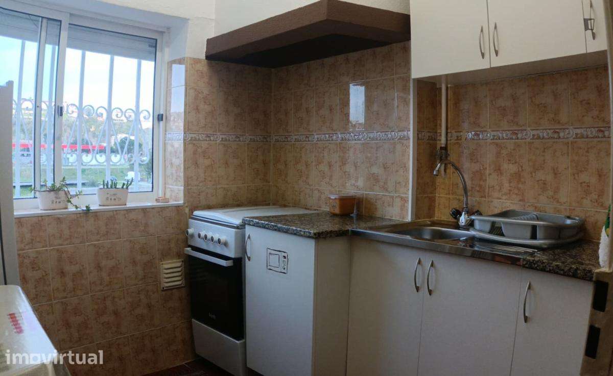 Quarto - localizado em Baixa de Santa Clara Coimbra - Grande imagem: 2/10