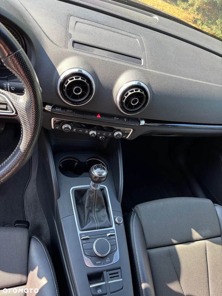 Audi A3 Sportback 2.0 TDI S line Sportpaket - 14