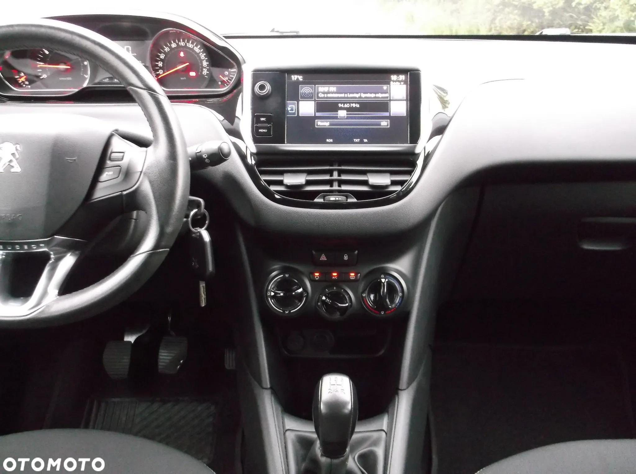 Peugeot 208 1.2 PureTech Allure - 13