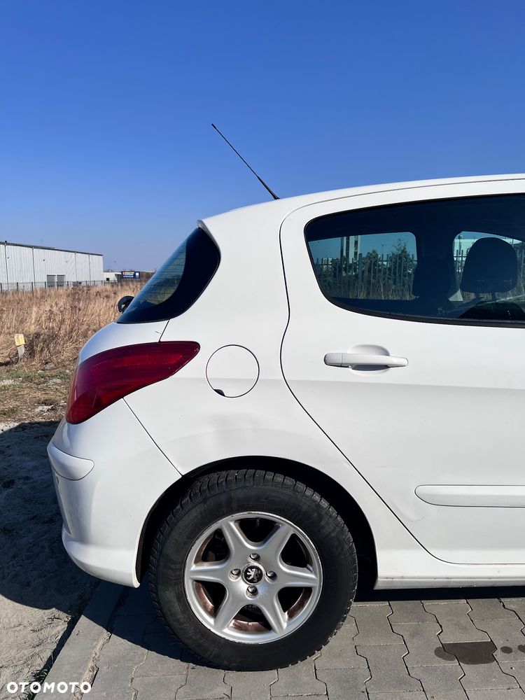 Peugeot 308 1.6 HDi Presence - 17