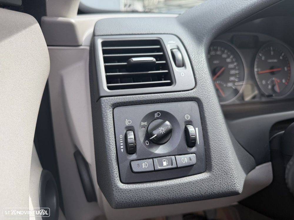 Volvo C70 2.0 D Momentum - 24