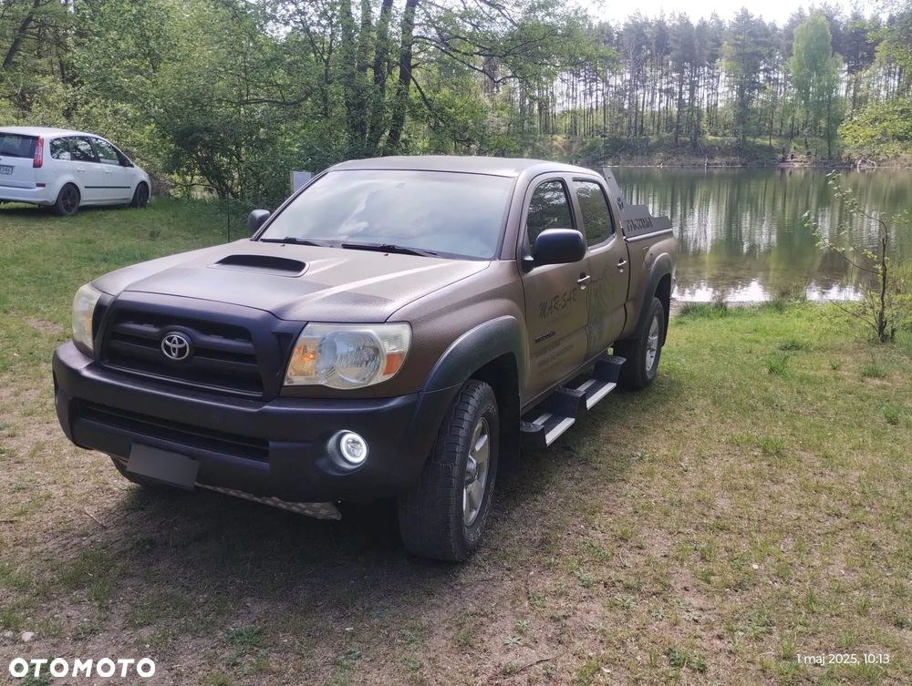 Toyota Tacoma - 15