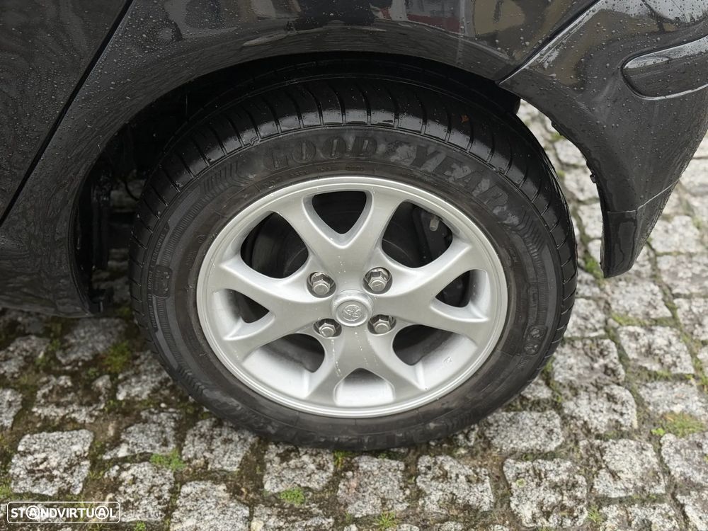 Toyota Yaris 1.0 Sol AC - 5