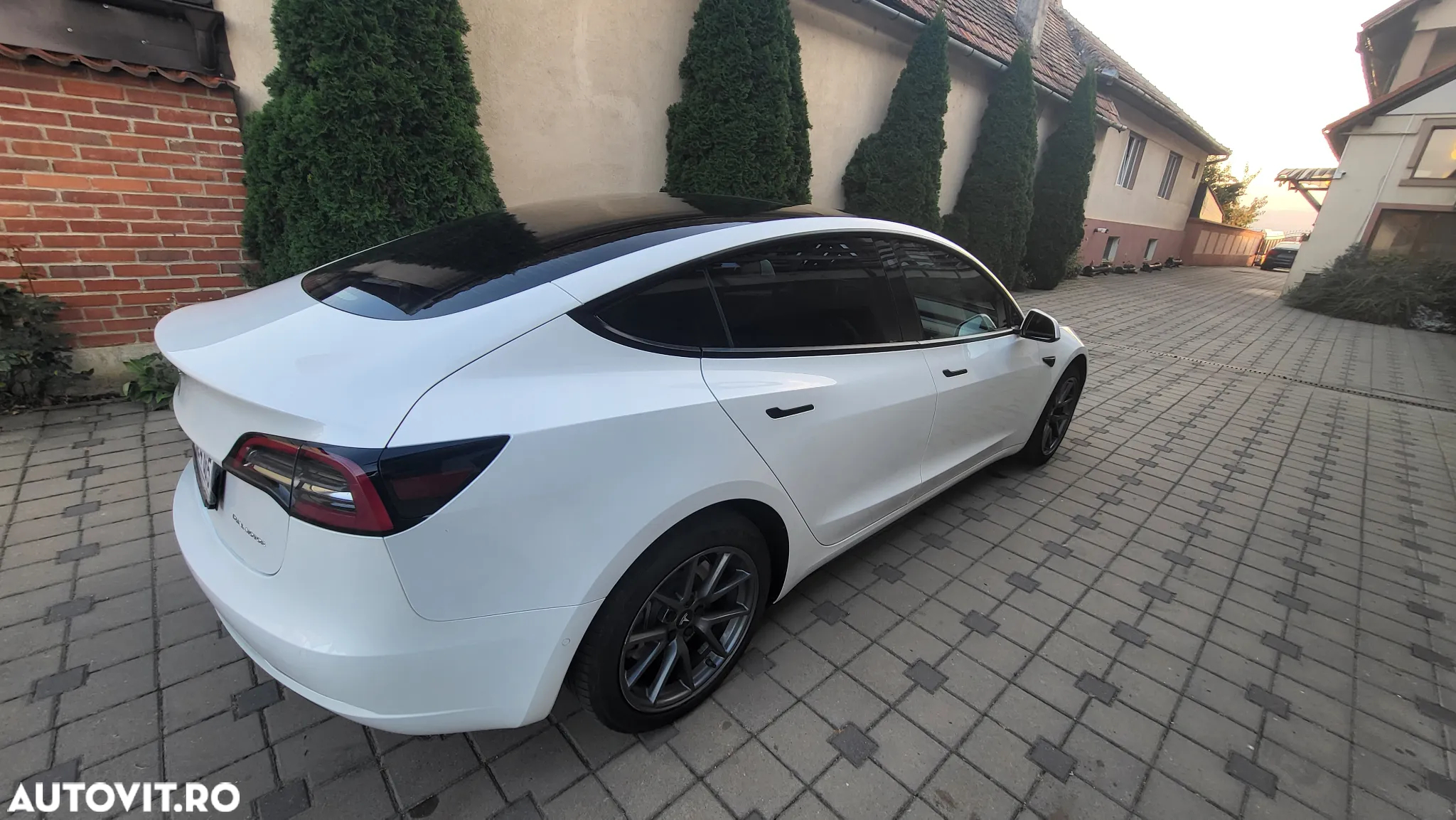 Tesla Model 3 Langstreckenbatterie Allradantrieb Dual Motor Performance - 34