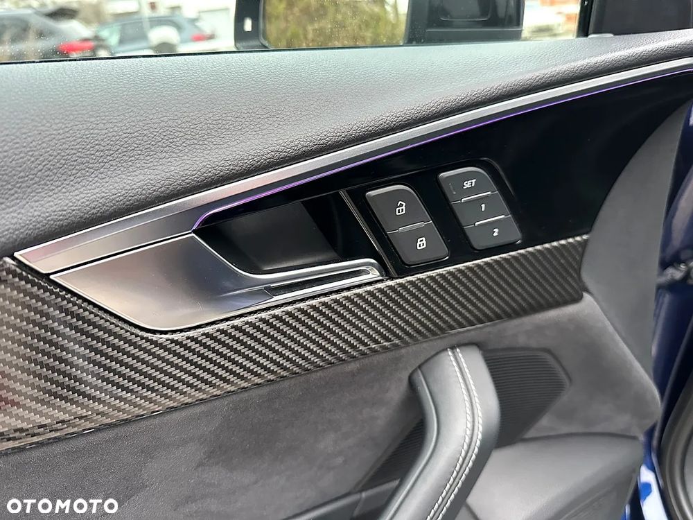 Audi RS4 Limousine - 11