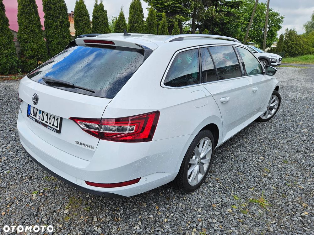 Skoda Superb 2.0 TDI DSG Premium Edition - 22