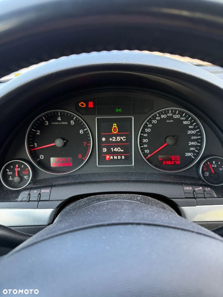 Audi A4 Limousine - 5