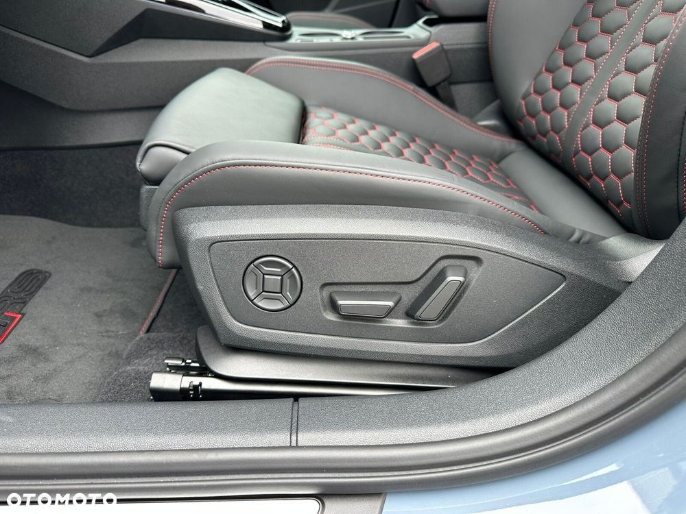 Audi RS3 Limousine - 14