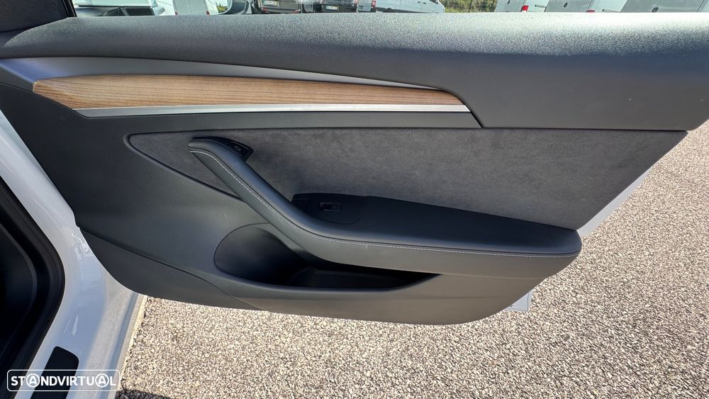 Tesla Model 3 Long Range Tração Integral Premium - 33