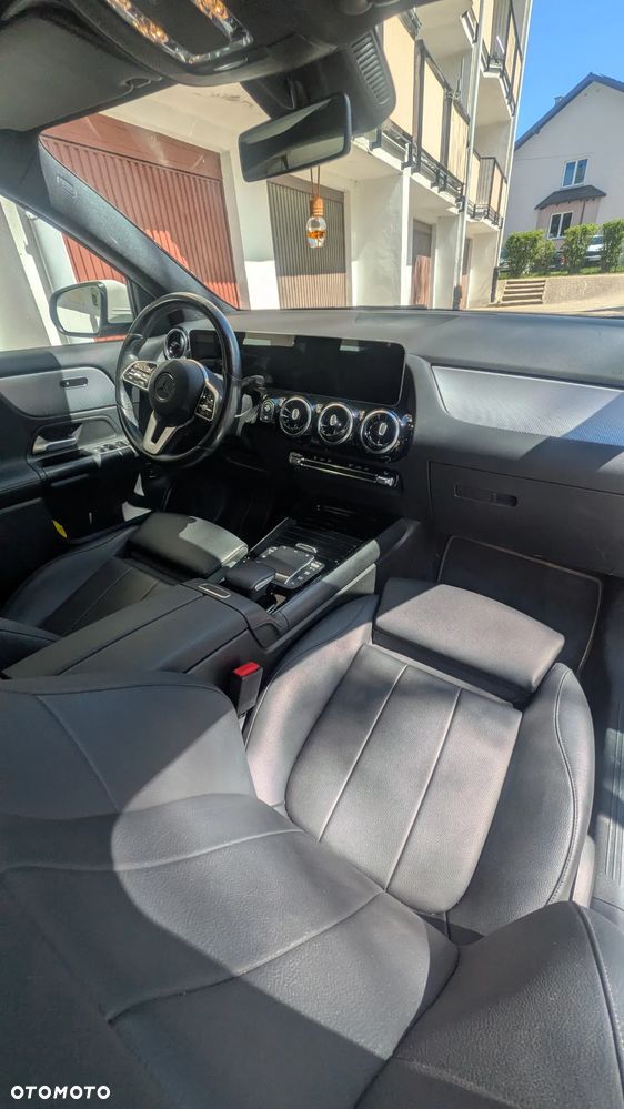 Mercedes-Benz GLA 200 - 12