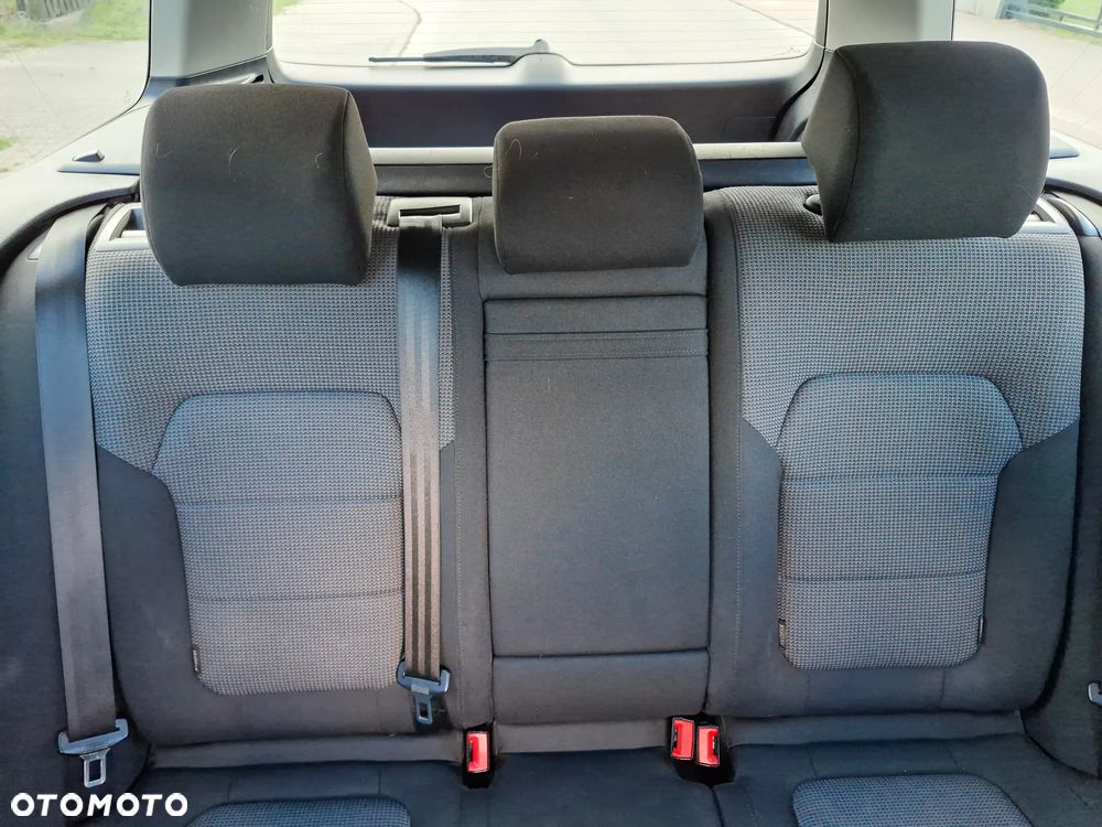 Volkswagen Passat 2.0 TDI Comfortline - 36