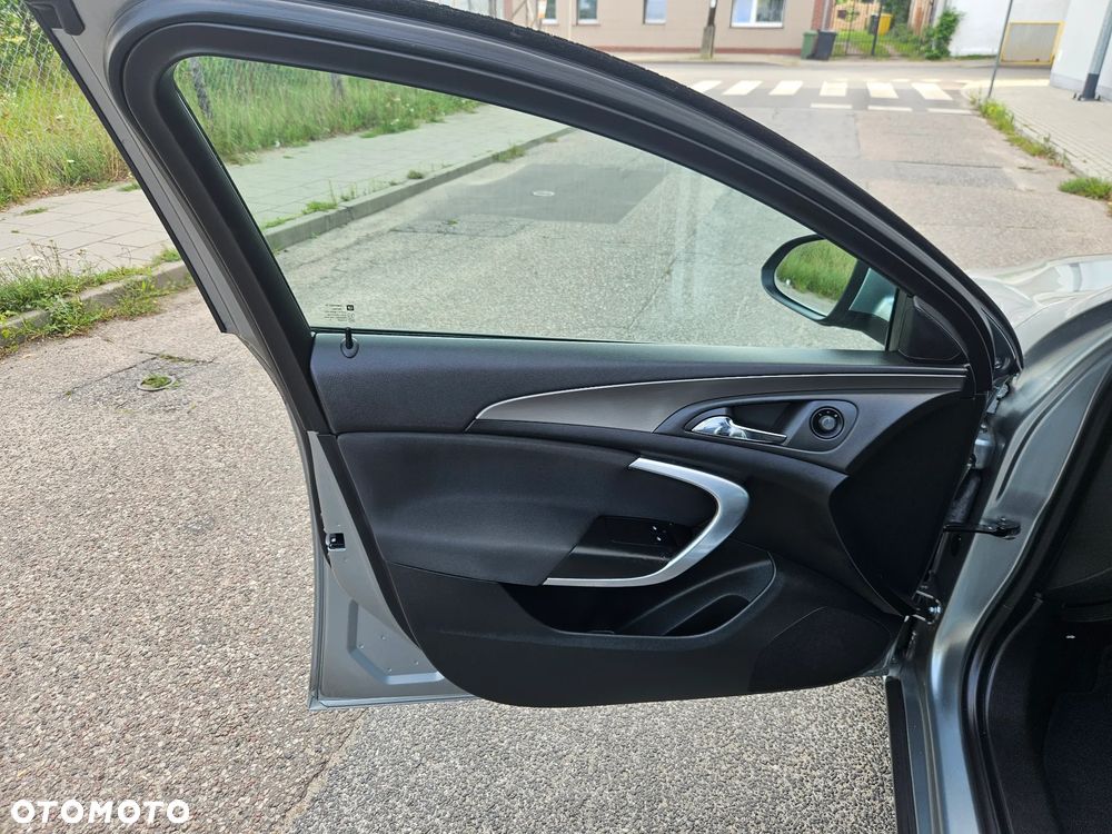Opel Insignia 1.6 Design Edition - 12