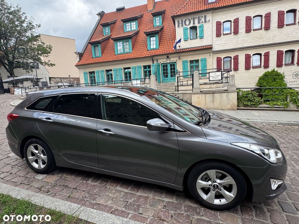 Hyundai i40 i40cw 1.7 CRDi Automatik Fifa World Cup Edition Gold - 4