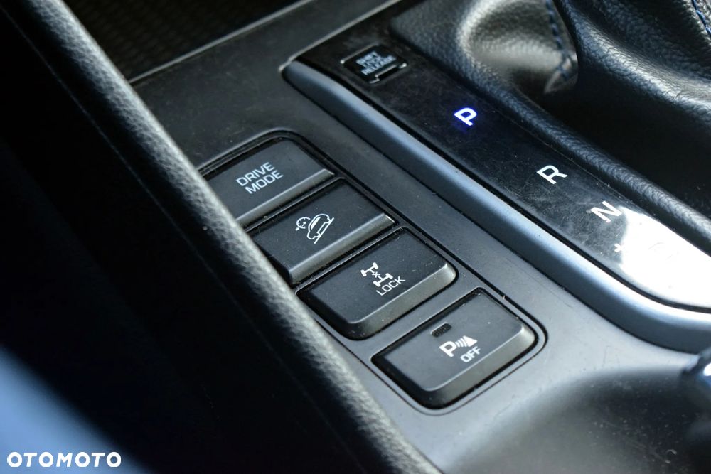 Hyundai Tucson 2.0 CRDi 4WD Automatik Style - 32