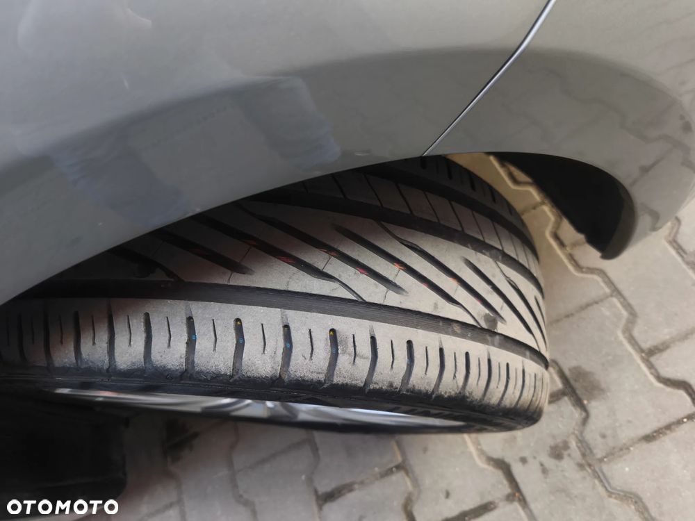 Kia Carens 1.7 CRDi XL 7os - 24