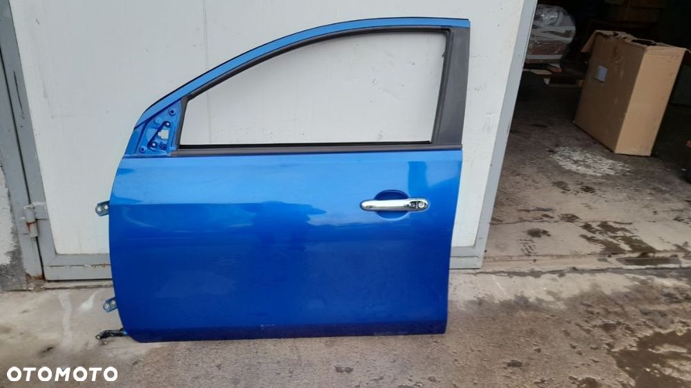 Nissan Versa drzwi prawy przód lewy przód - 1