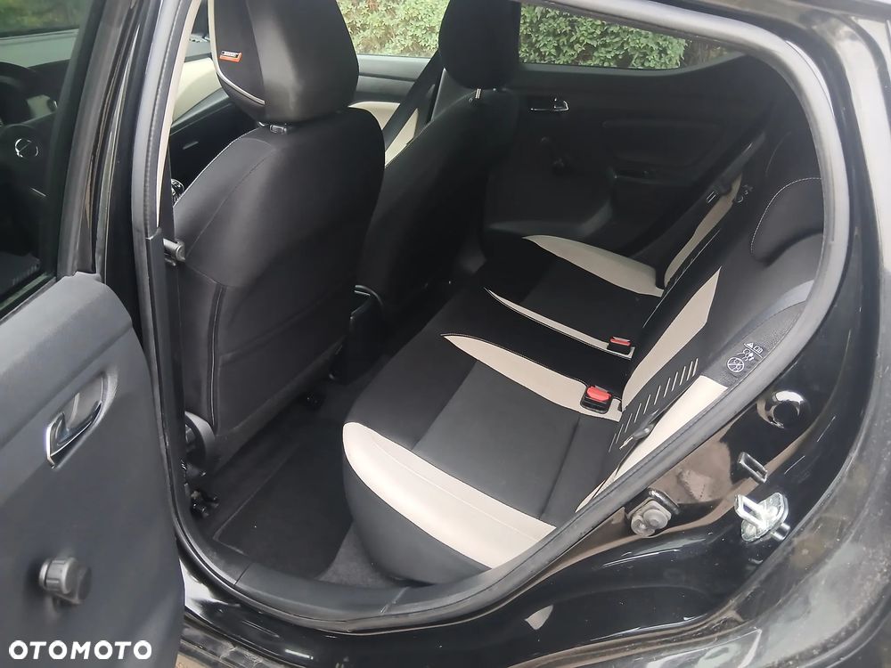 Nissan Micra - 13