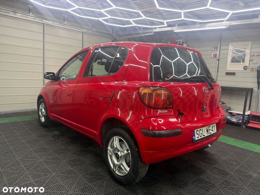 Toyota Yaris 1.0 Terra - 28