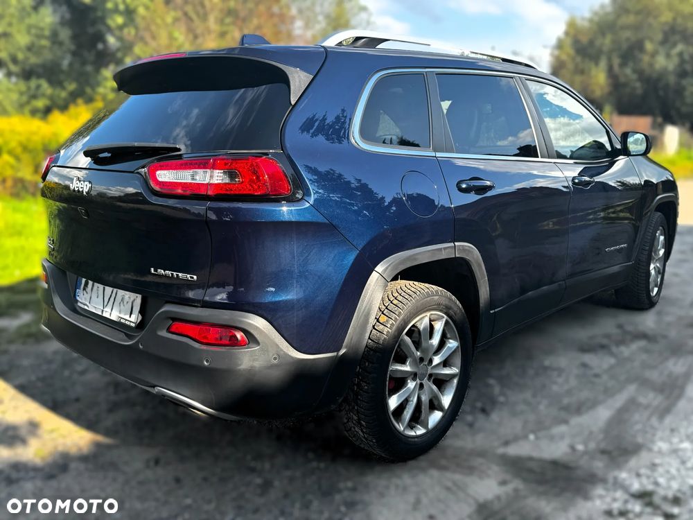 Jeep Cherokee - 4