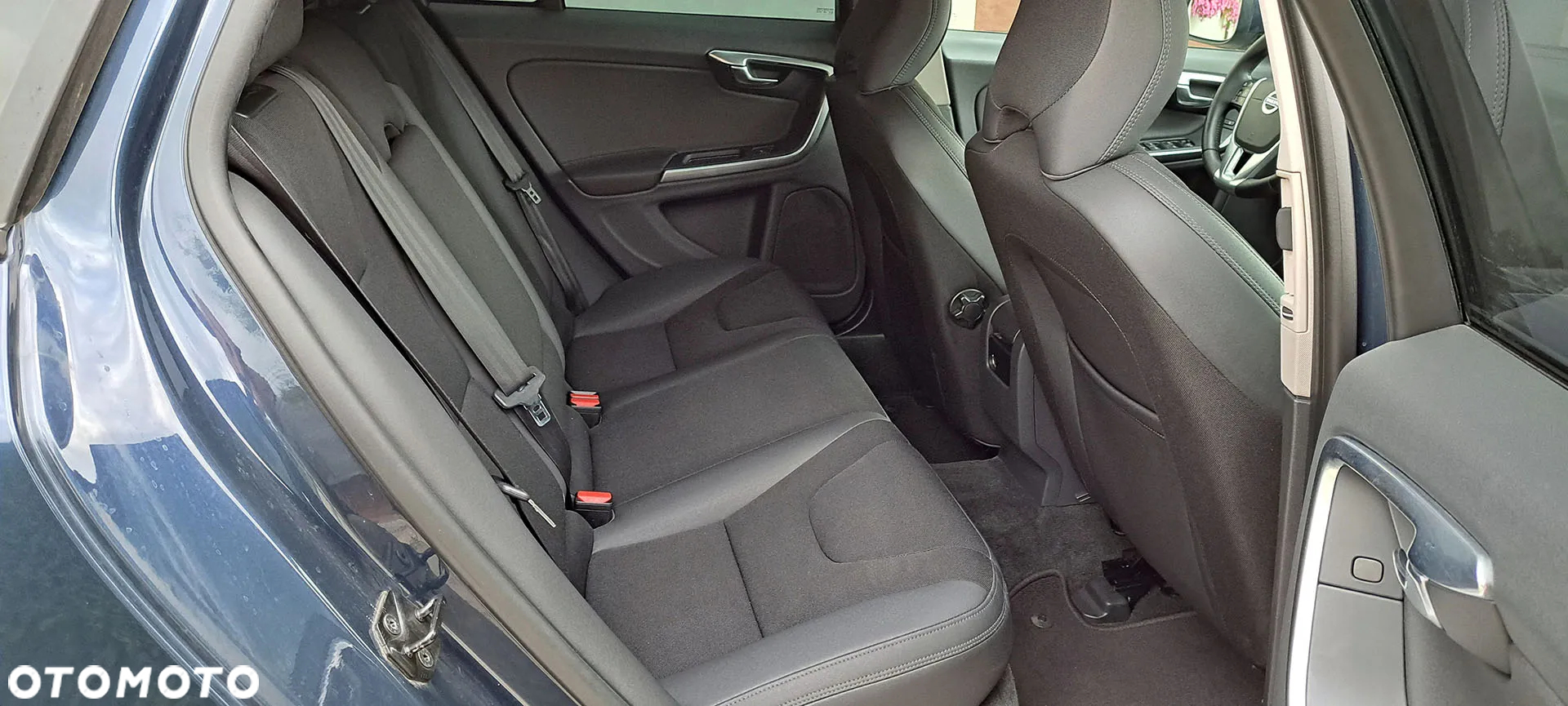 Volvo V60 D2 Momentum - 11