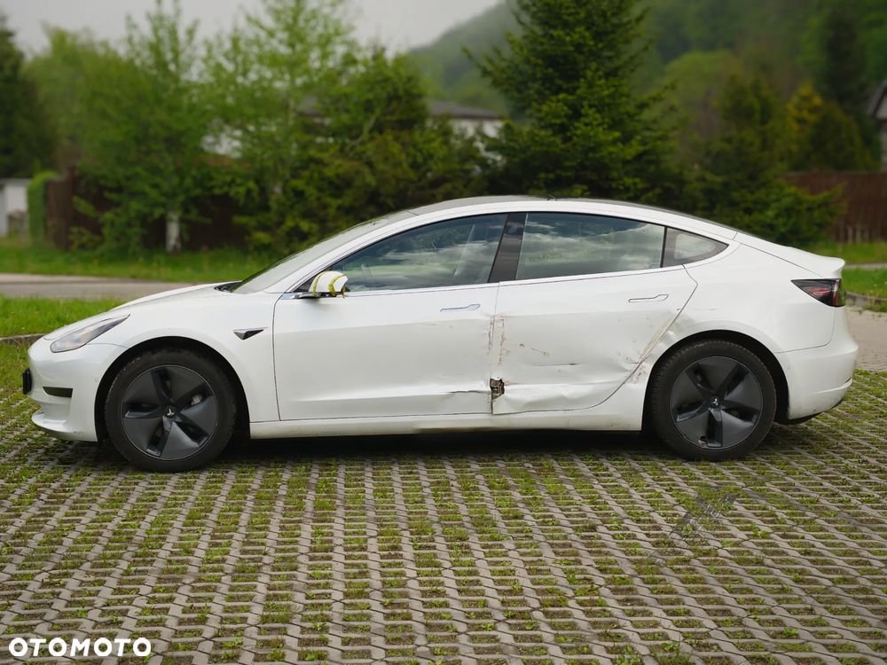 Tesla Model 3 Standard Reichweite Plus Hinterradantrieb - 19