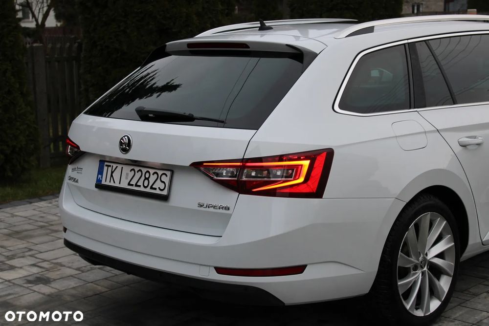 Skoda Superb 2.0 TDI Premium Edition - 19