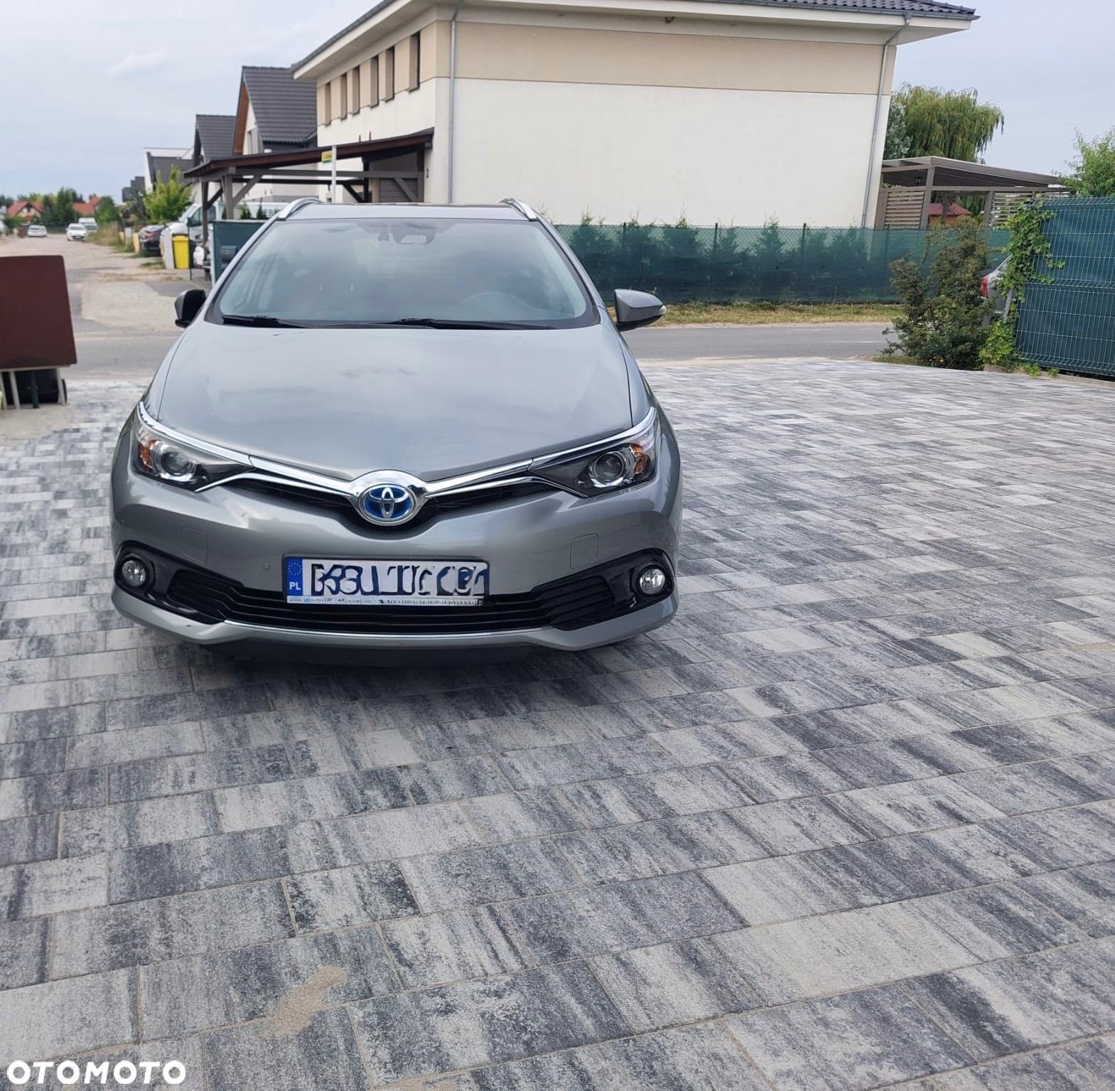 Toyota Auris 1.8 VVT-i Hybrid Automatik Edition - 1