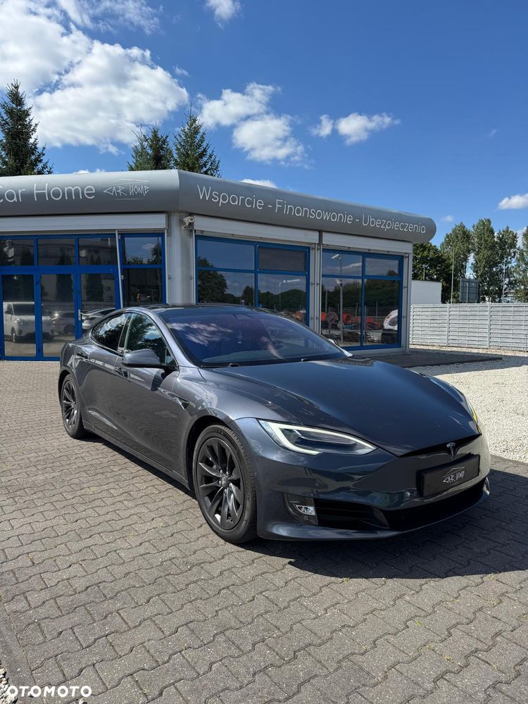 Tesla Model S 90 D - 9