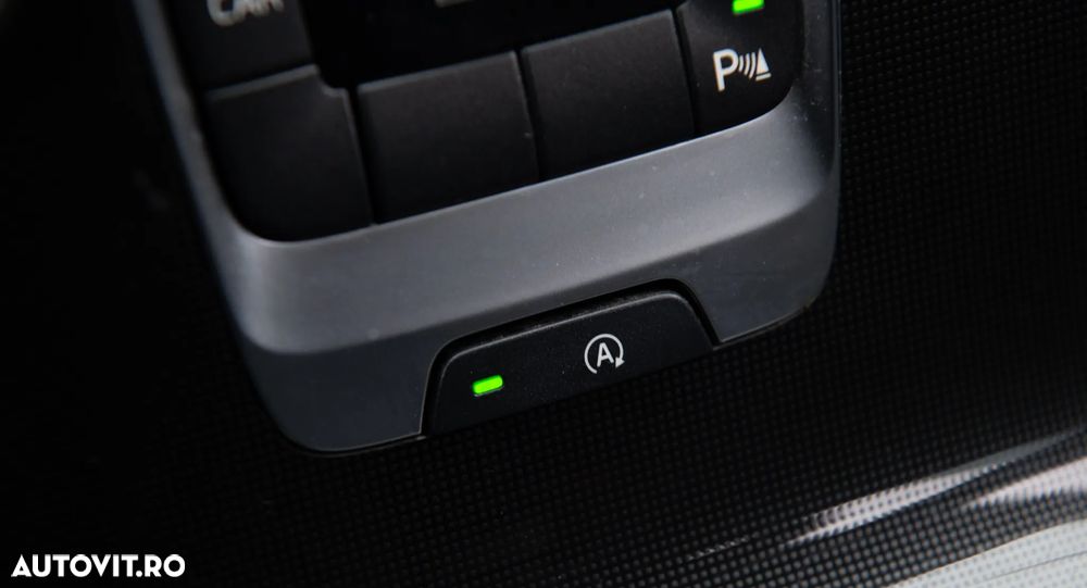 Volvo V40 D3 Geartronic Momentum - 28