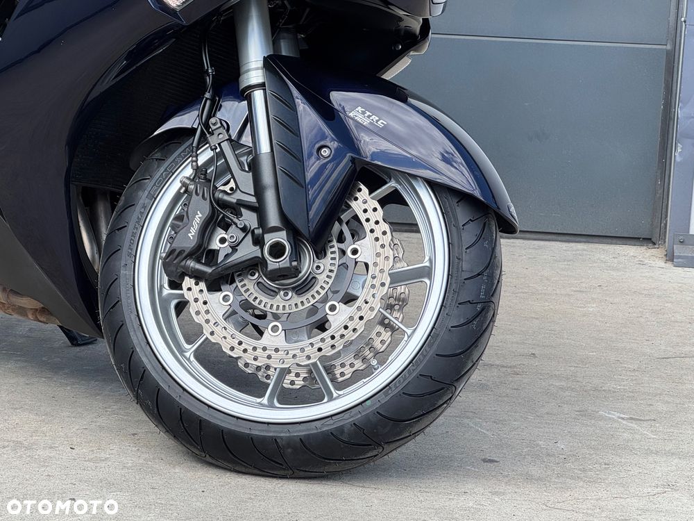 Kawasaki GTR - 4