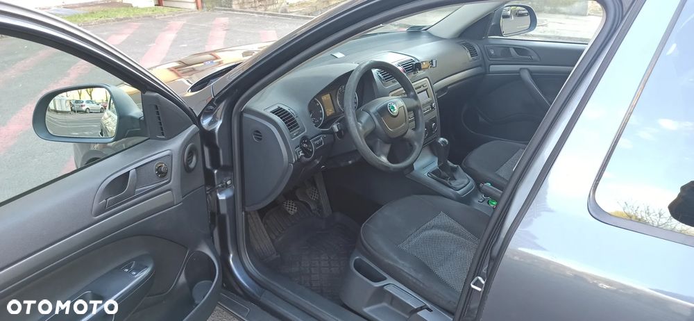 Skoda Octavia 1.6 Tour - 13