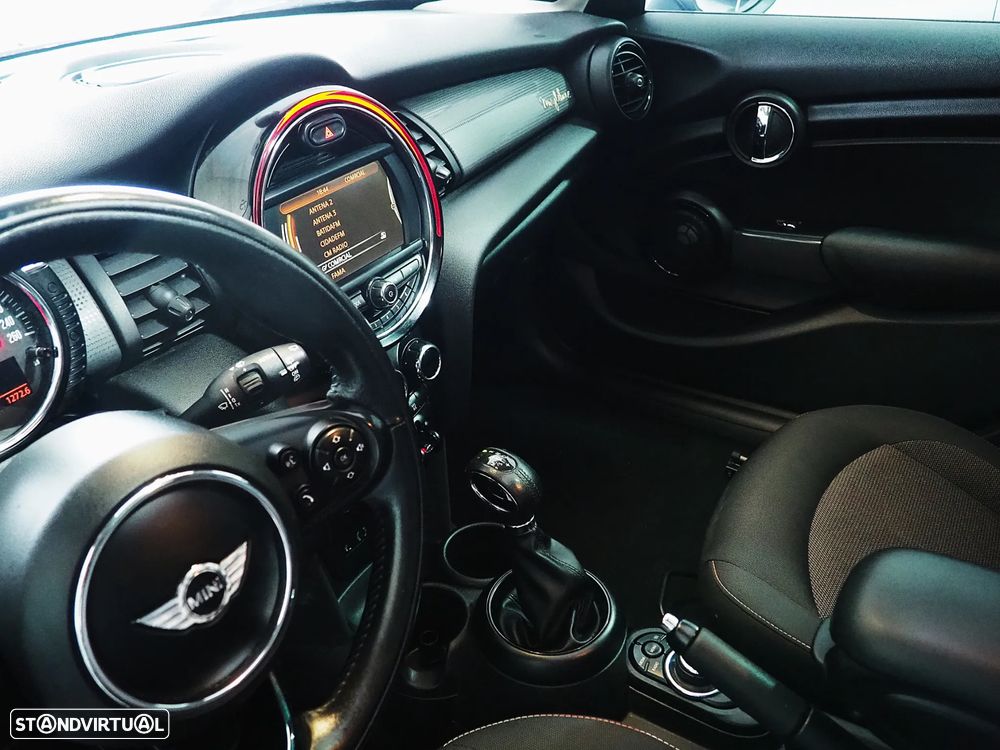 MINI 5 Portas Cooper D Aut. - 22