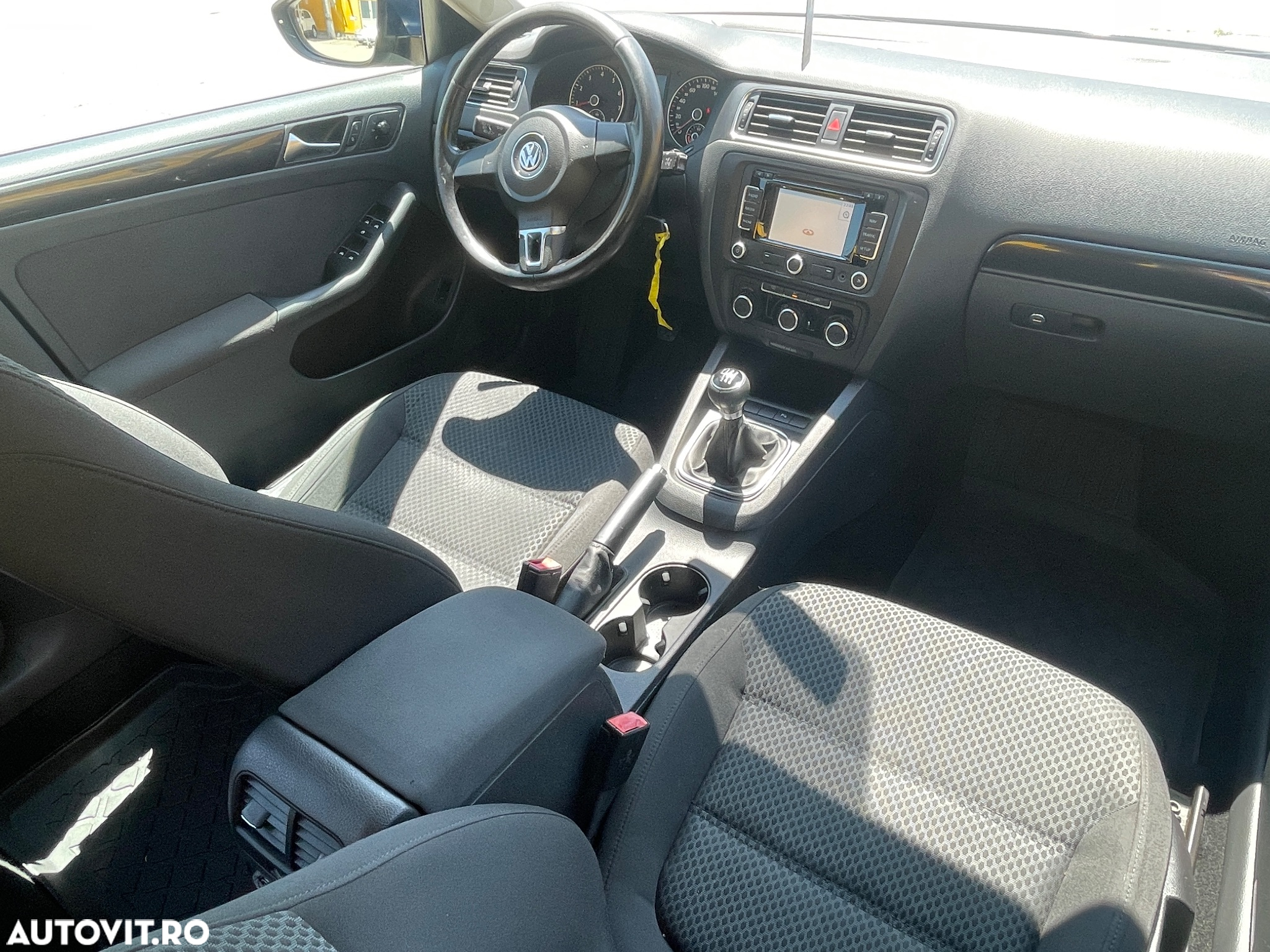 Volkswagen Jetta 1.2 TSI BlueMotion Technology Comfortline - 8