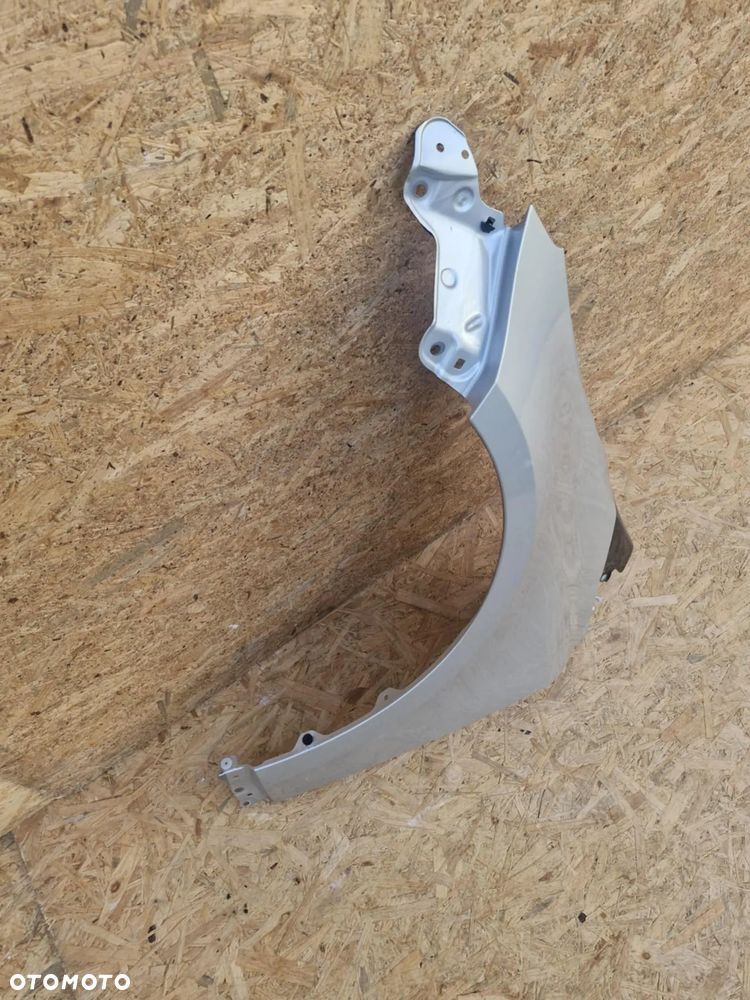 TOYOTA COROLLA E21 SEDAN BŁOTNIK LEWY PRZÓD - 4