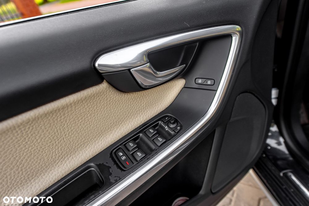 Volvo V60 D3 Geartronic RDesign - 30