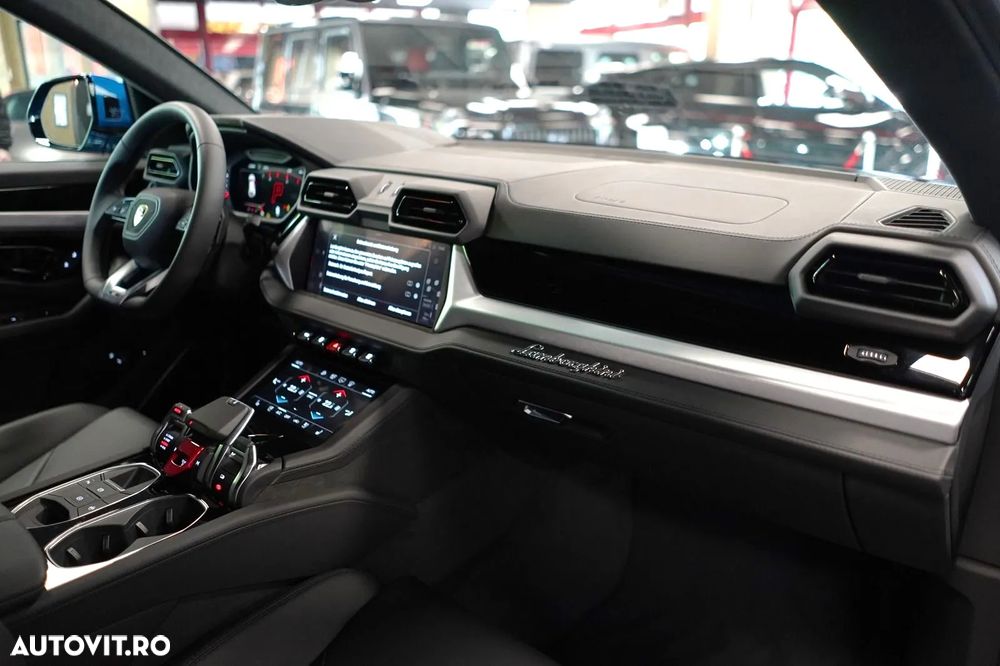 Lamborghini URUS - 17