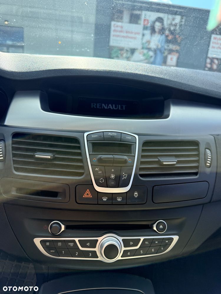 Renault Laguna 2.0 DCi Dynamique 4WS - 11