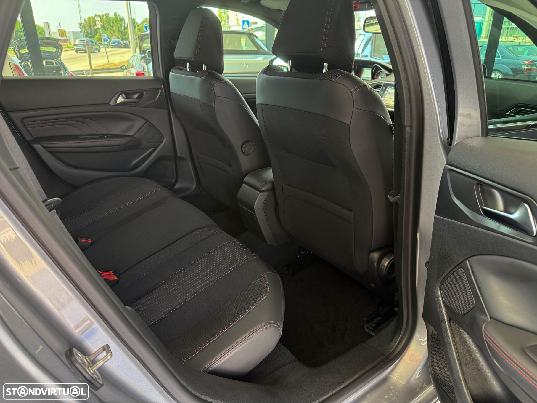 Peugeot 308 SW 1.6 BlueHDi GT Line - 23