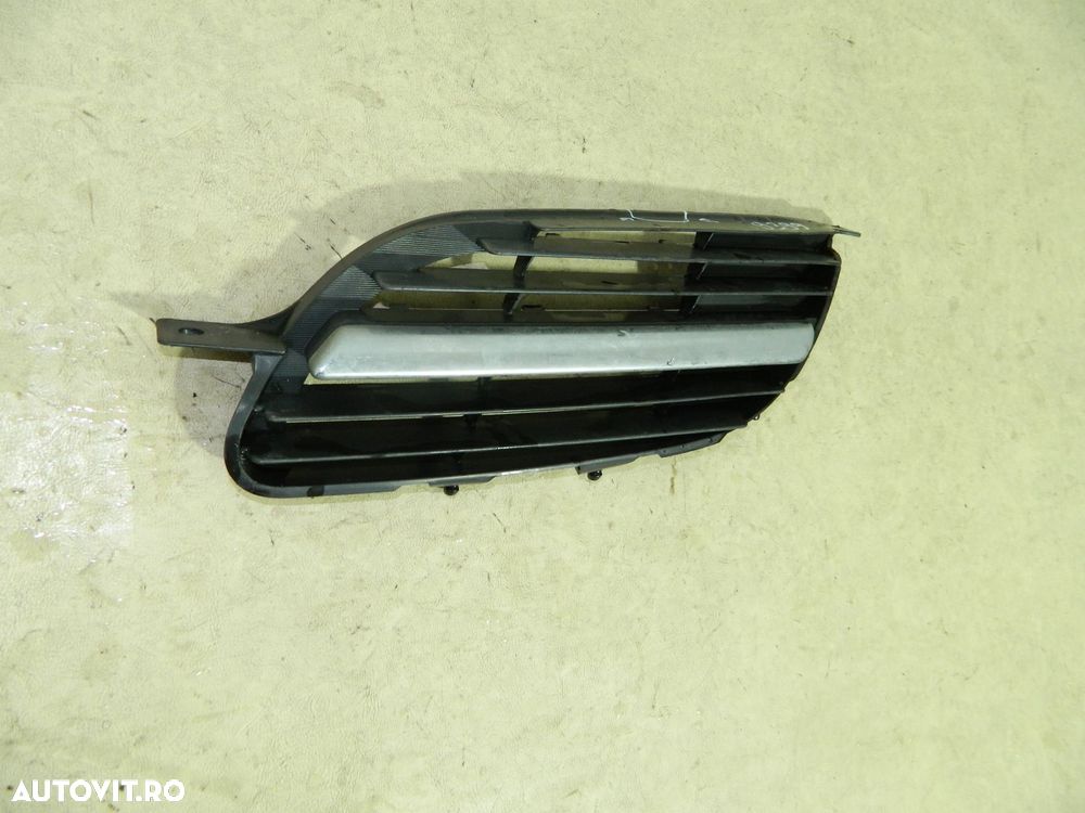 Grila radiator partea stanga, Nissan Almera Tino, 00-06, 62332-BU000 - 7