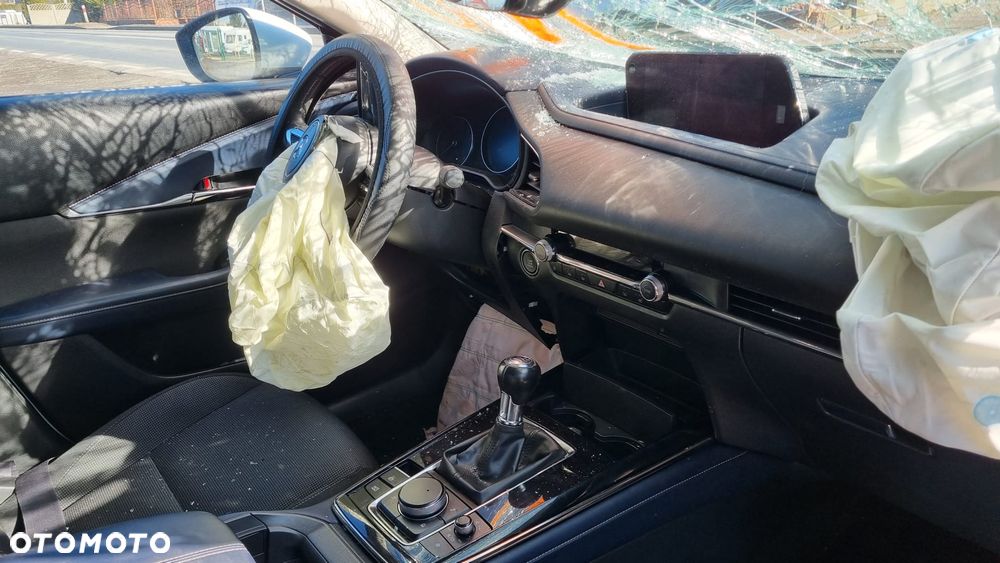 Mazda CX-30 2.0 mHEV Hikari 2WD - 28