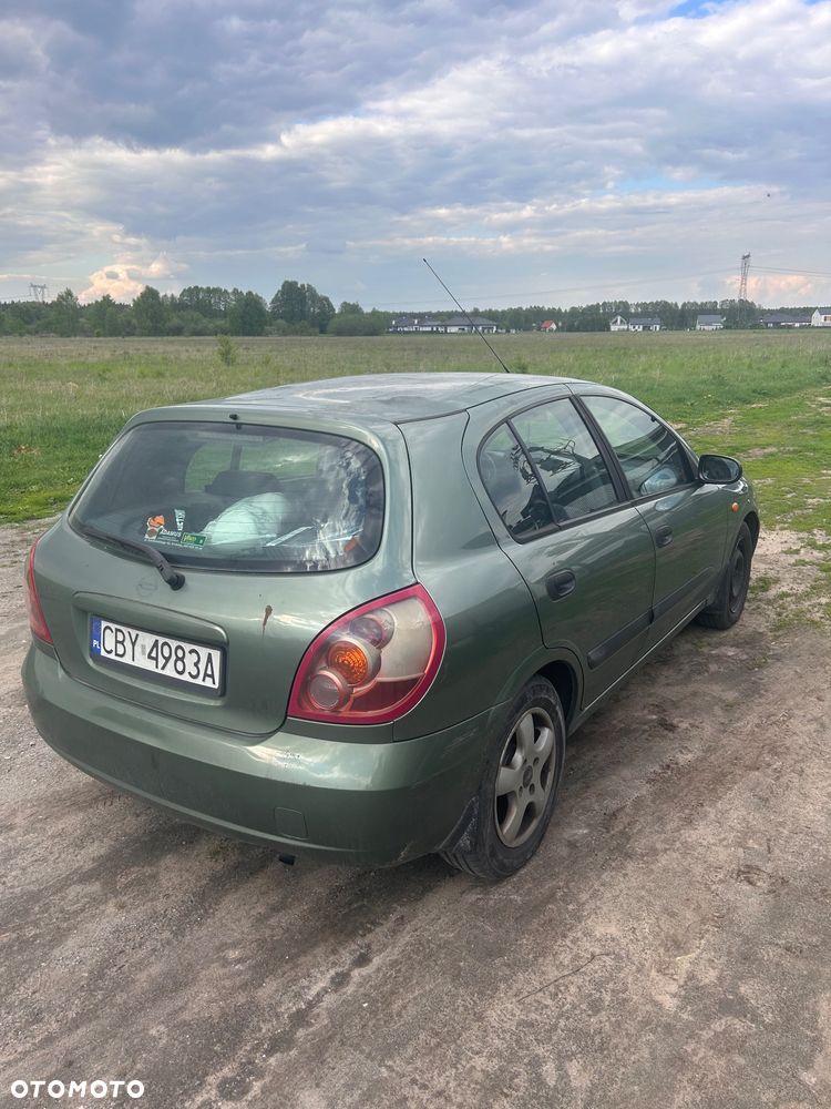 Nissan Almera 1.5 Base - 6