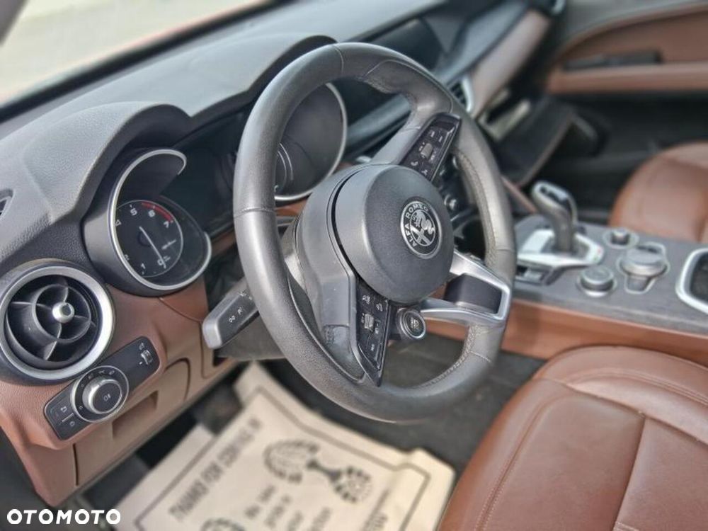 Alfa Romeo Stelvio - 29