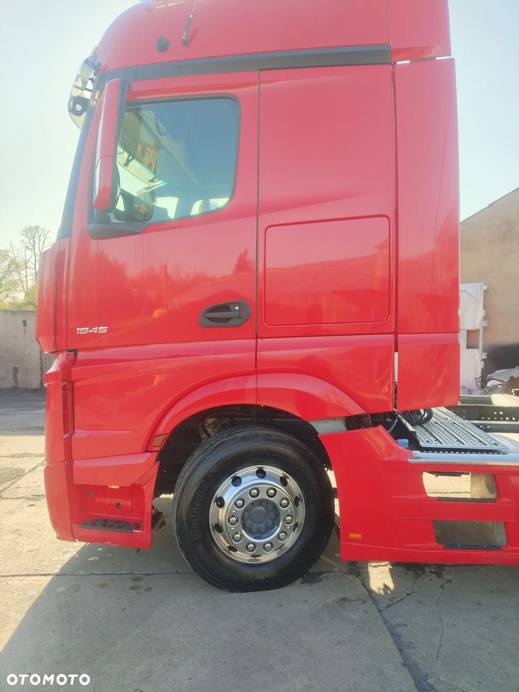 Mercedes-Benz ACTROS - 3