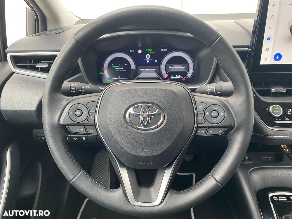Toyota Corolla Sedan 1.8 HSD Business - 13