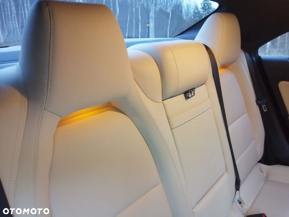 Mercedes-Benz CLA 250 4Matic 7G-DCT - 15